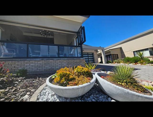 3 BEDROOM HOUSE FOR SALE IN DANA BAY